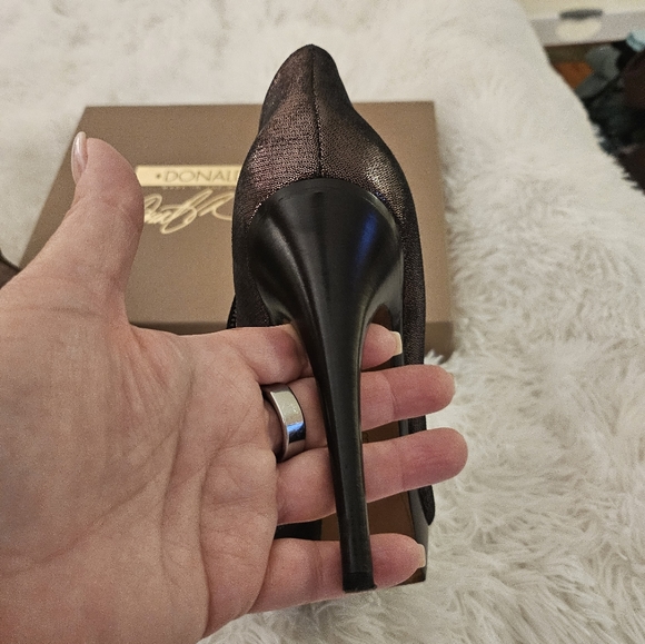 Donald Pliner High heel bootie - Picture 4 of 7